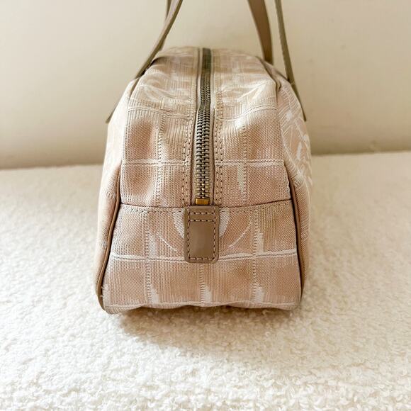 Chanel Travel Line Beige Canvas and Leather East West Bag - Picture 5 of 12